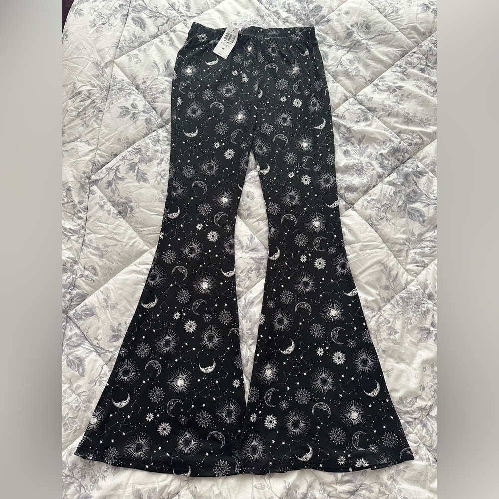 NWT Polly & Esther Starry Night Women’s Bell Bottom Leggings